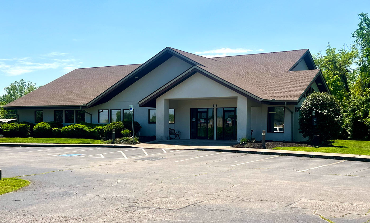 Oak-Ridge-Veterinary-Hospital-front-exterior-view-1400x847-1