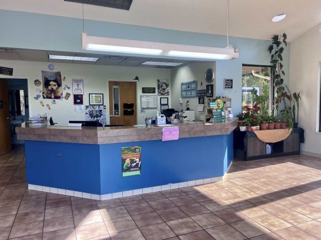 Oak Ridge Veterinary Hospital Gallery Reception Oak Ridge Veterinary Hospital Gallery Reception
